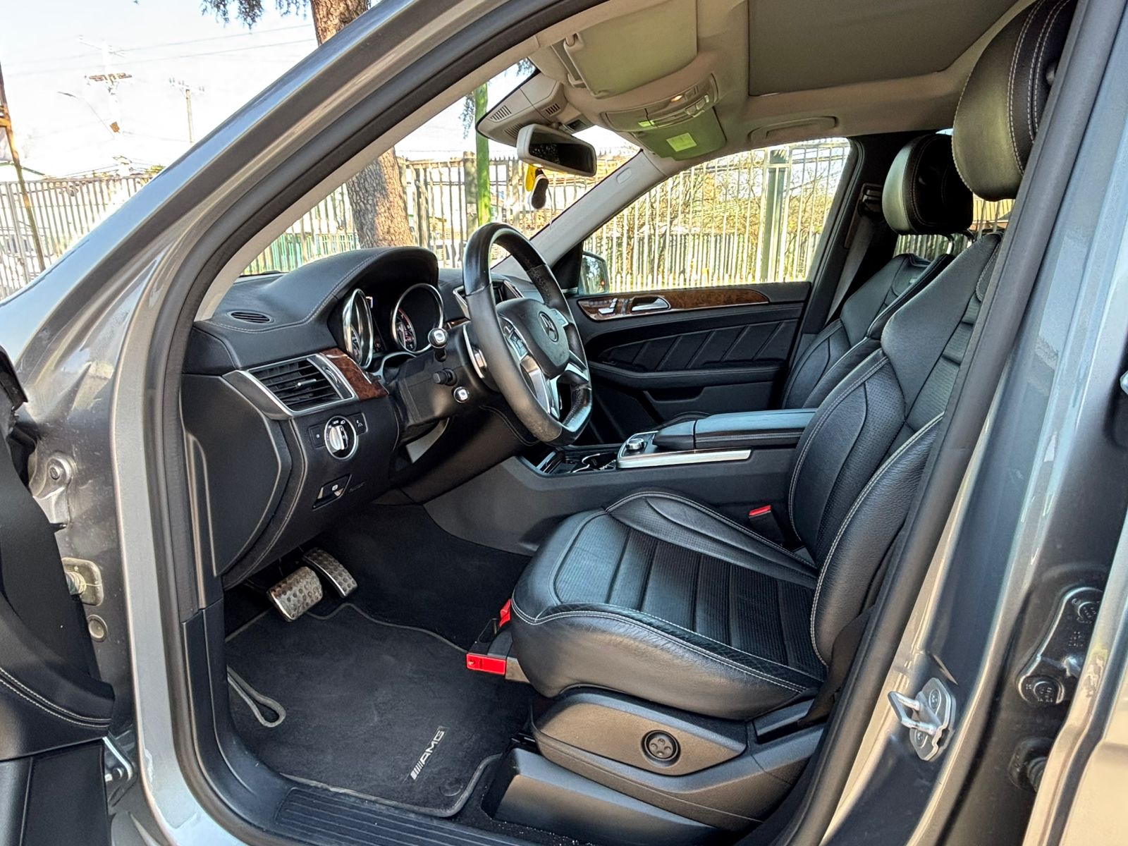 Vehicle media 6