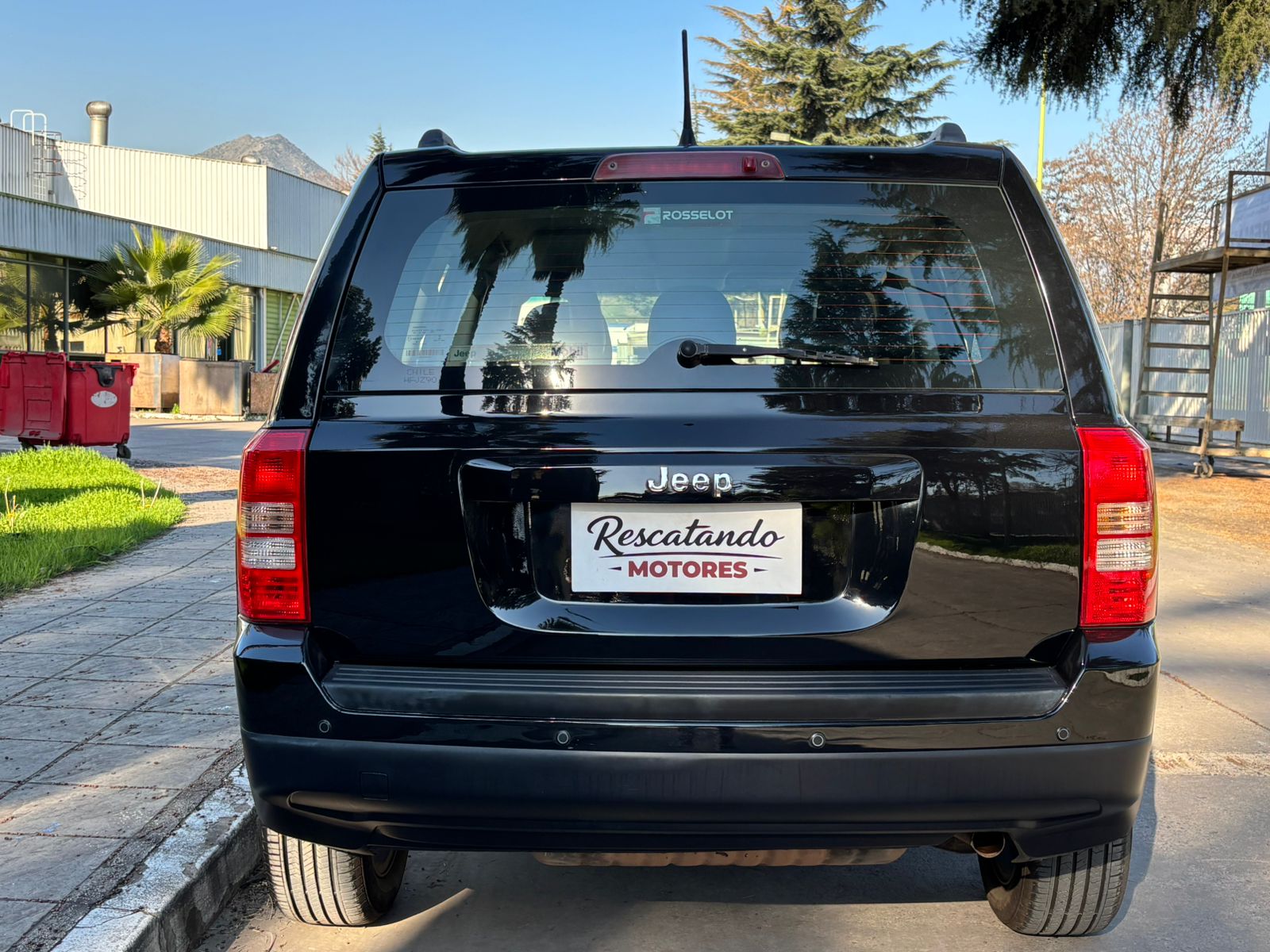 Vehicle media 9