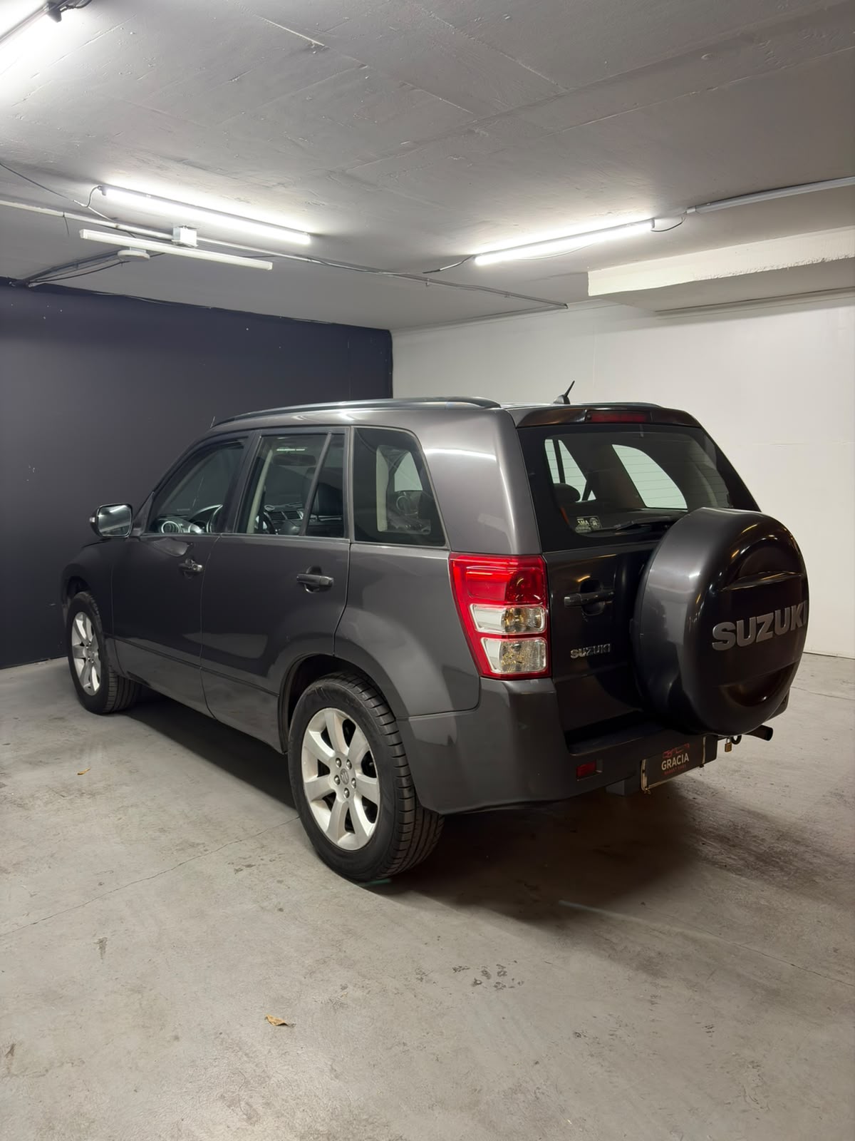 Vehicle media 6