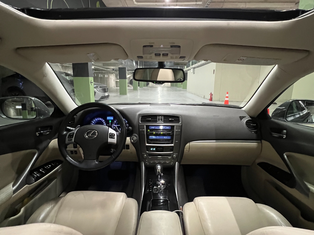 Vehicle media 9