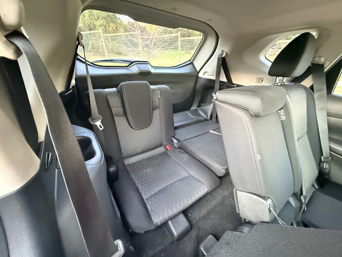 Vehicle media 7