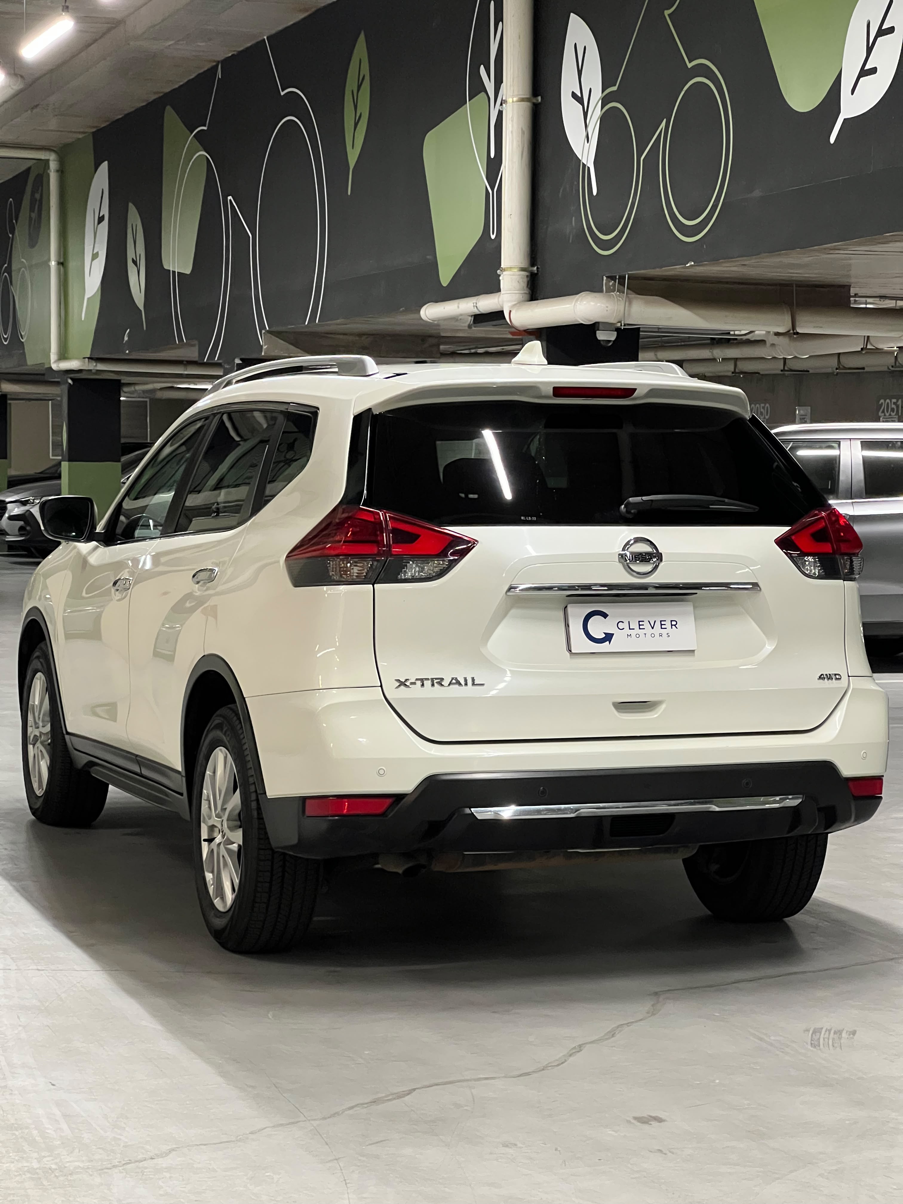Vehicle media 6