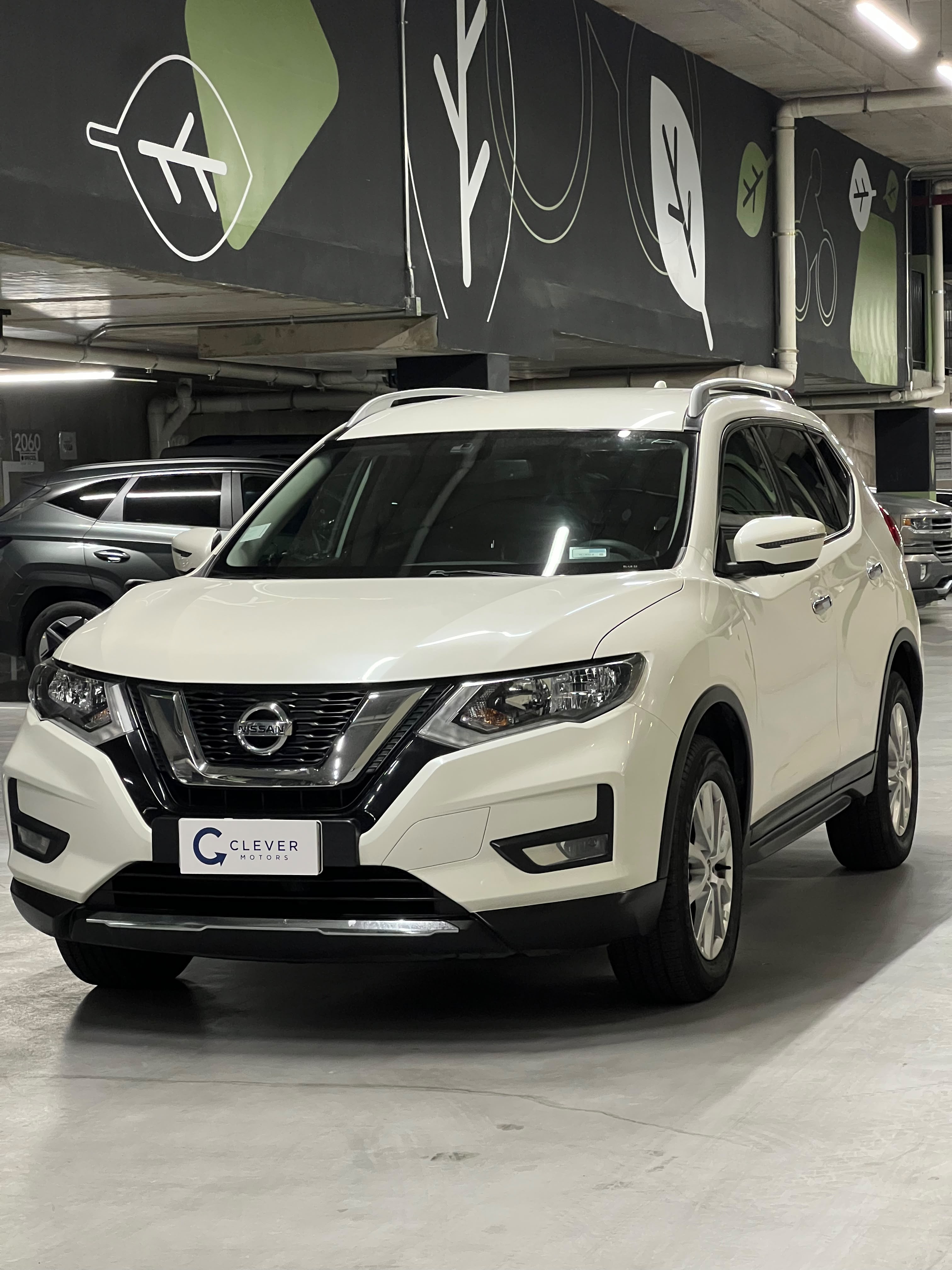 Vehicle media 4