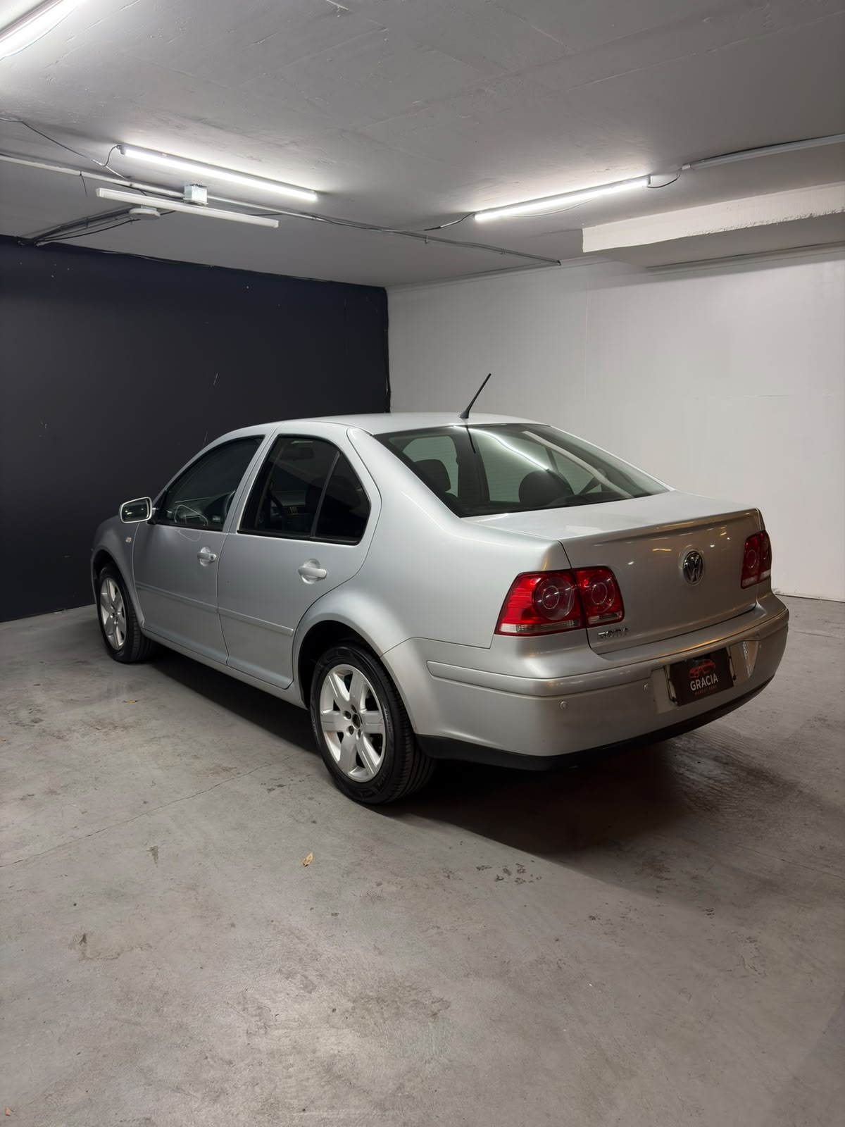 Vehicle media 6