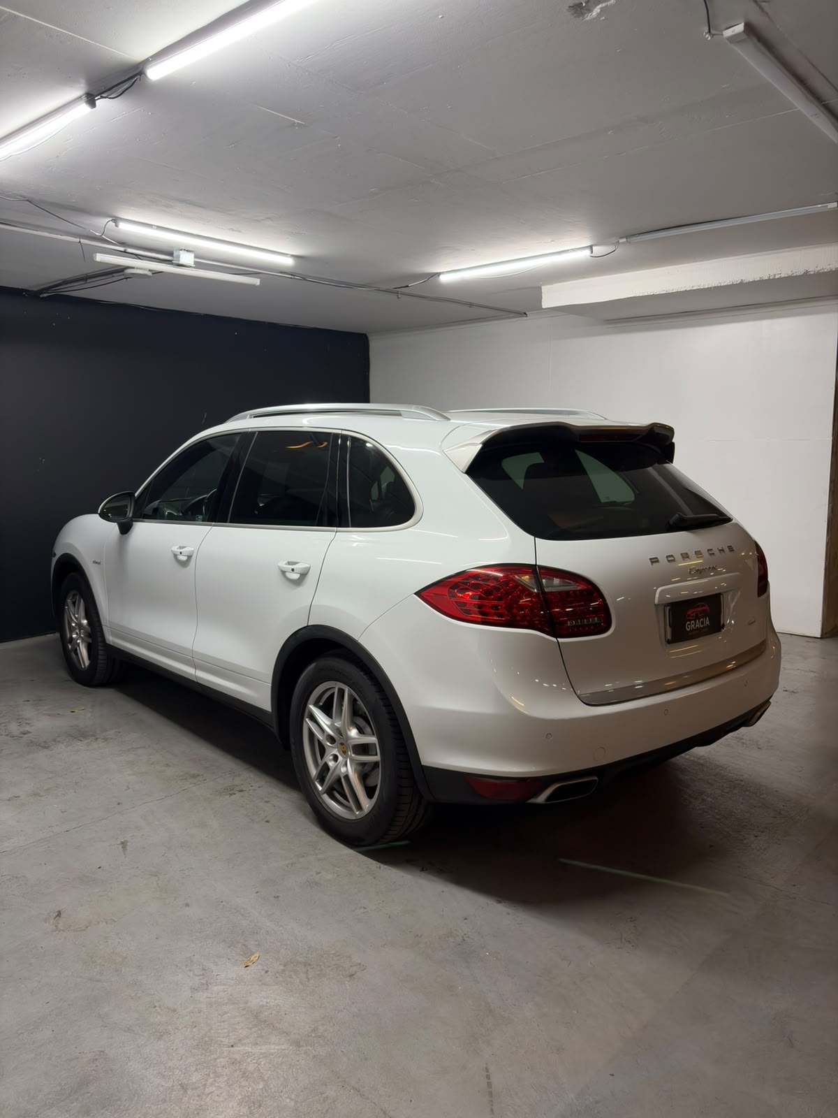 Vehicle media 6