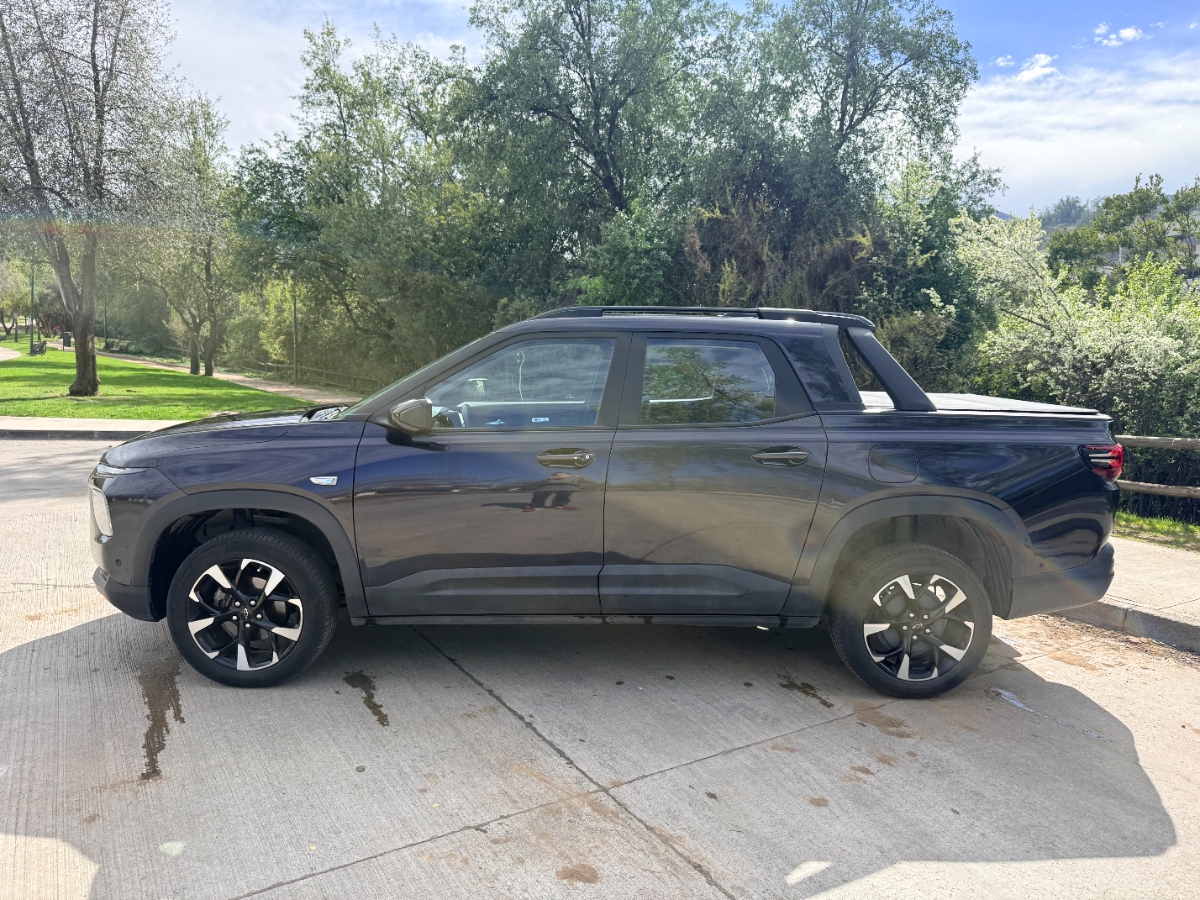 Vehicle media 3