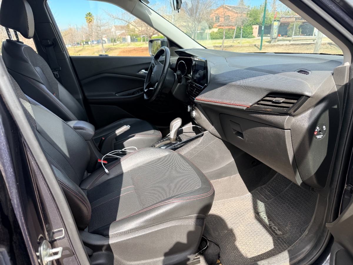 Vehicle media 9