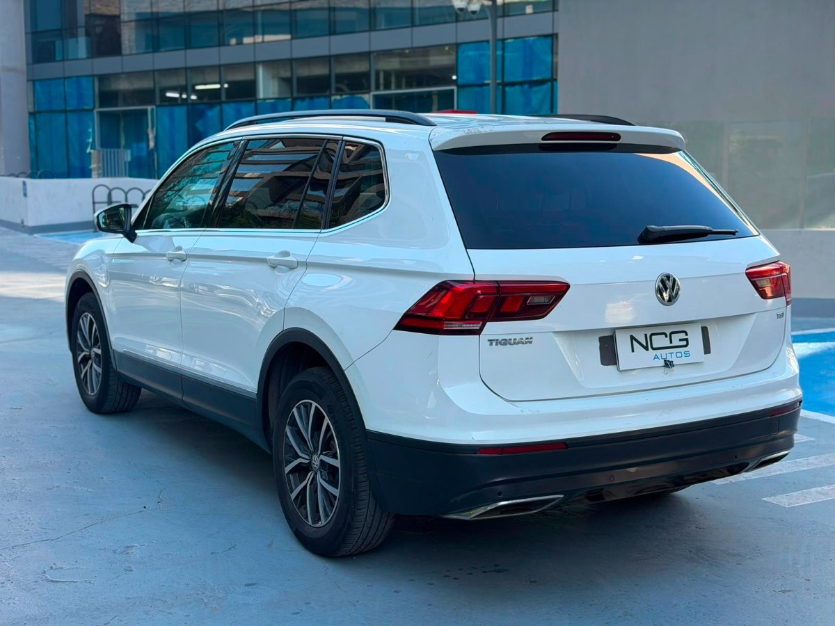 Vehicle media 6
