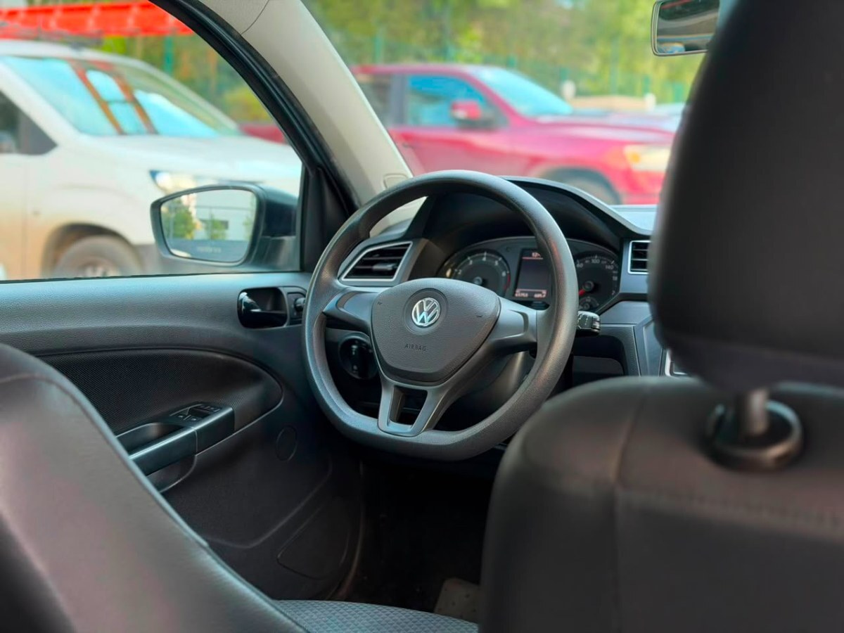 Vehicle media 8