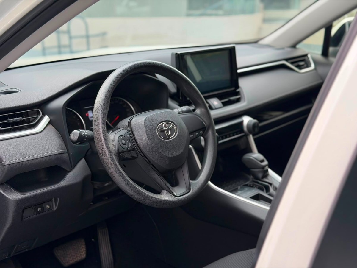 Vehicle media 7