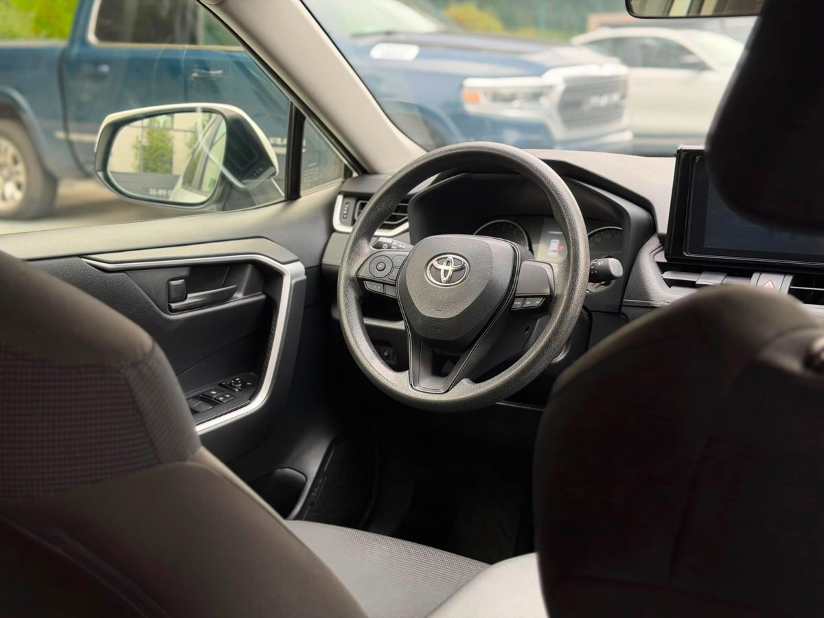 Vehicle media 9