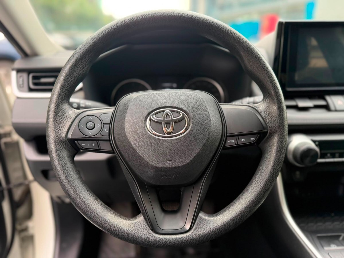 Vehicle media 10