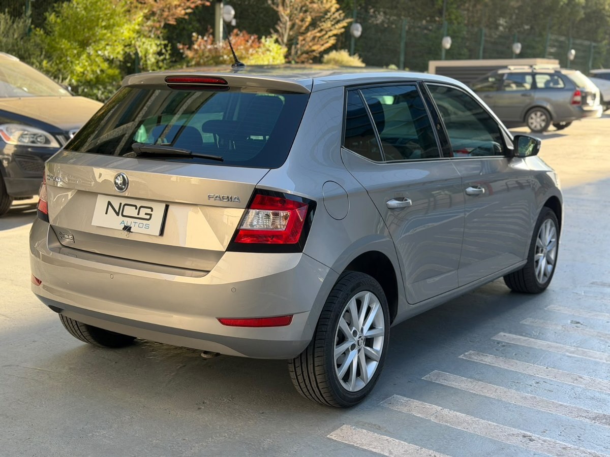 Vehicle media 4