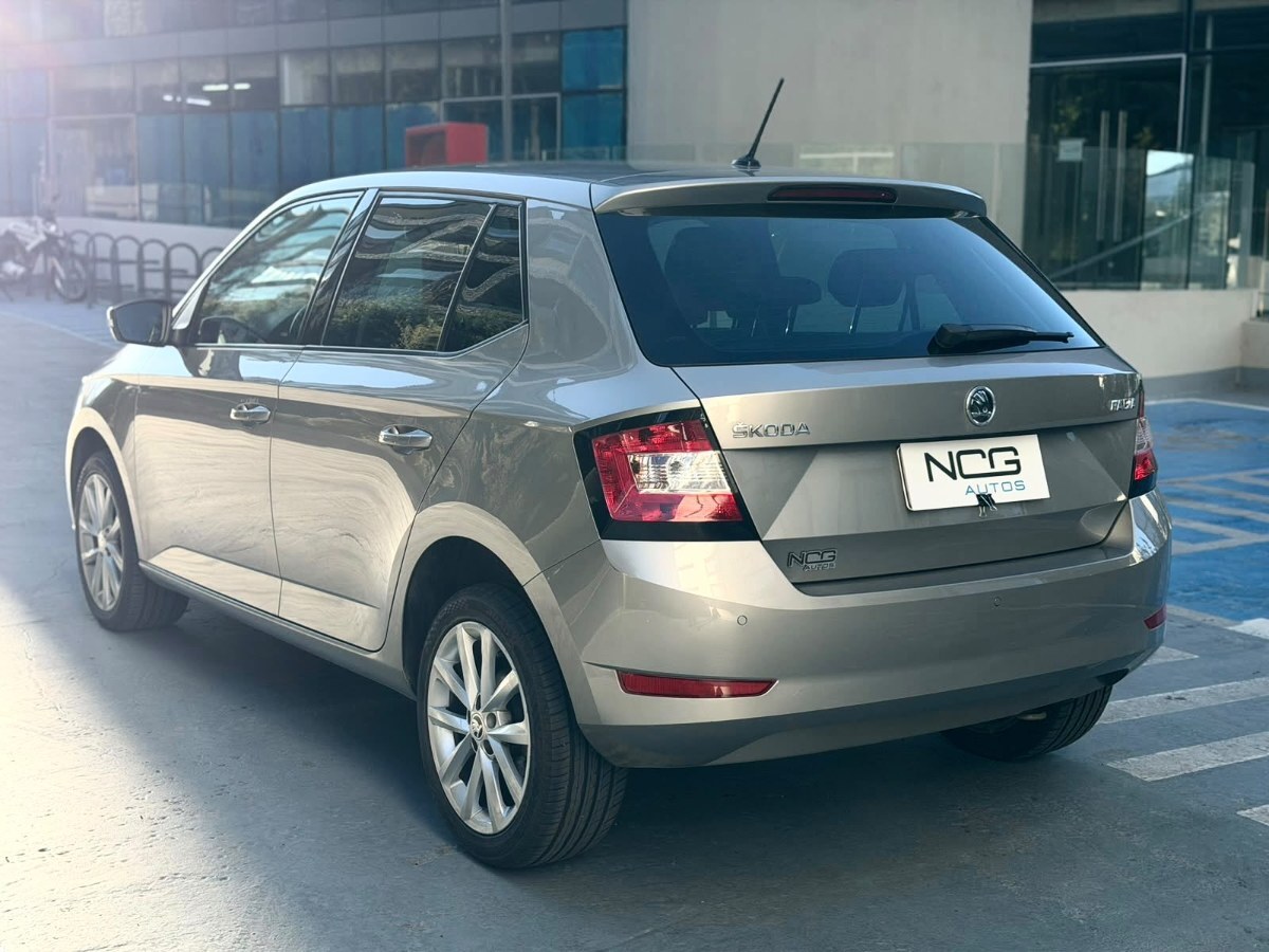 Vehicle media 6