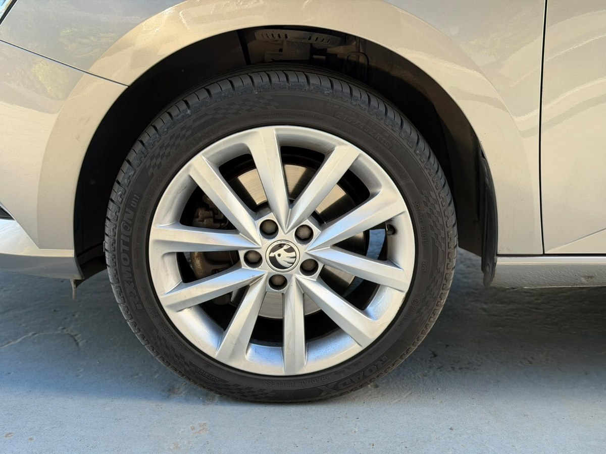 Vehicle media 7