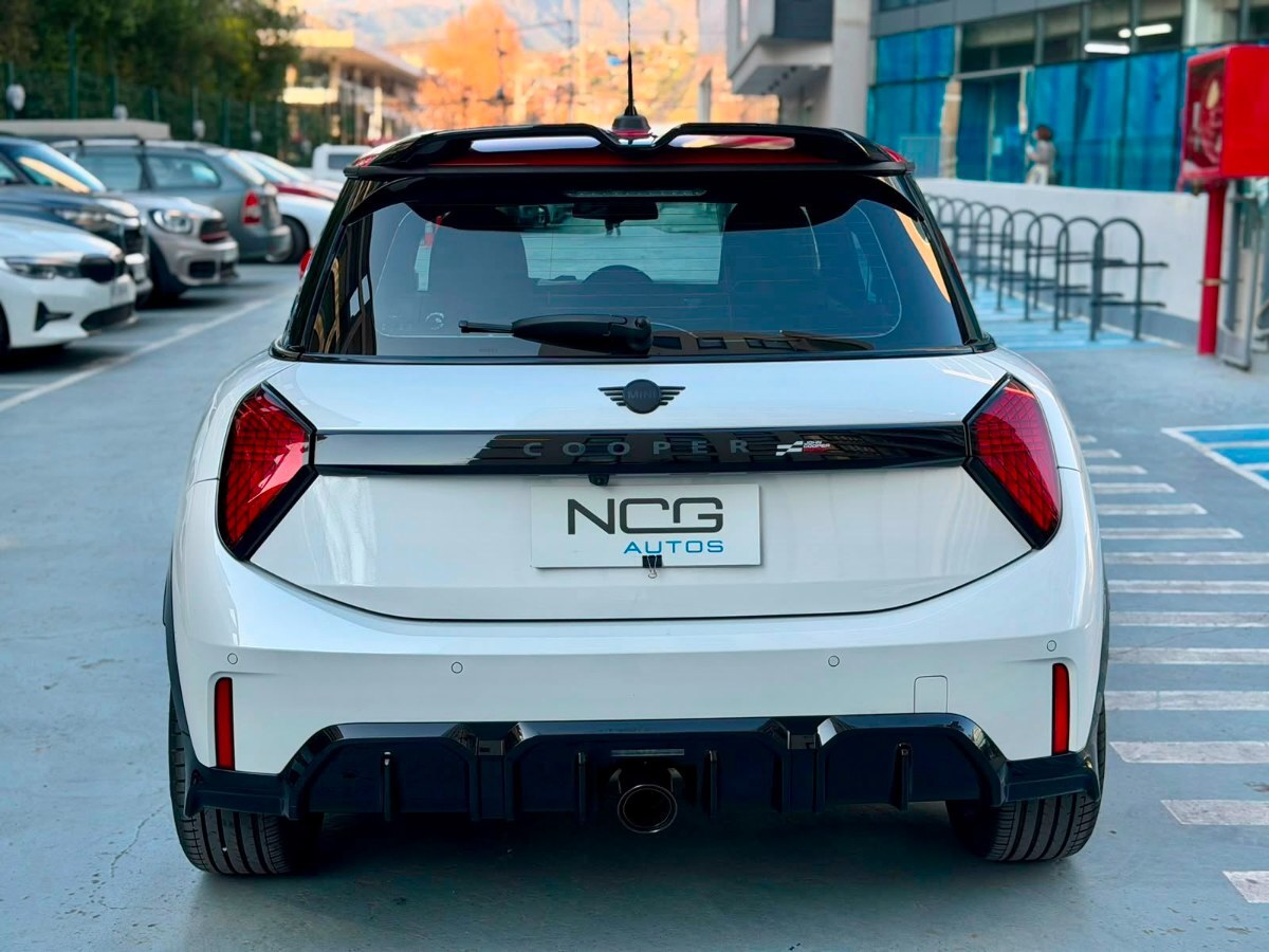 Vehicle media 5