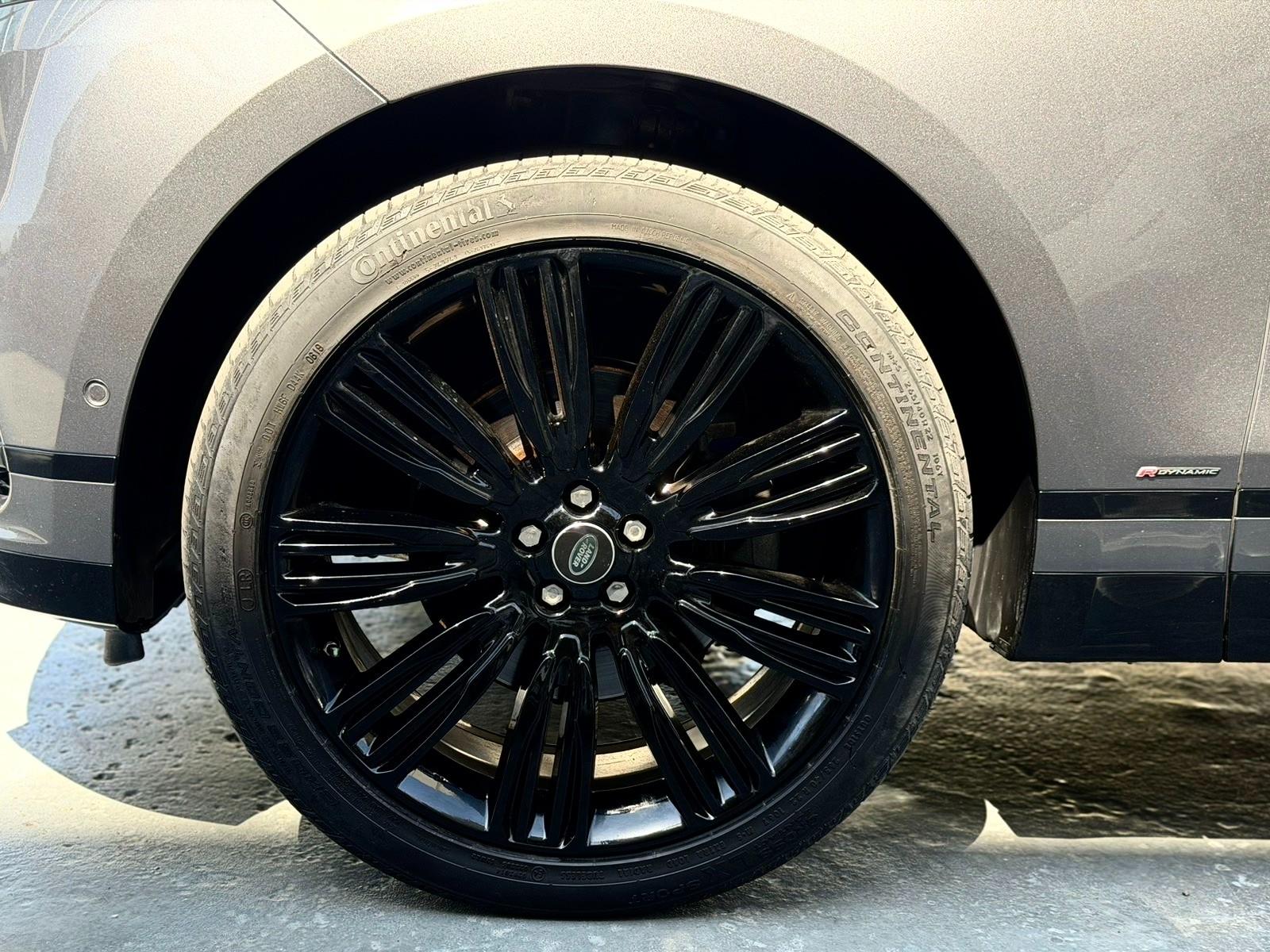 Vehicle media 8