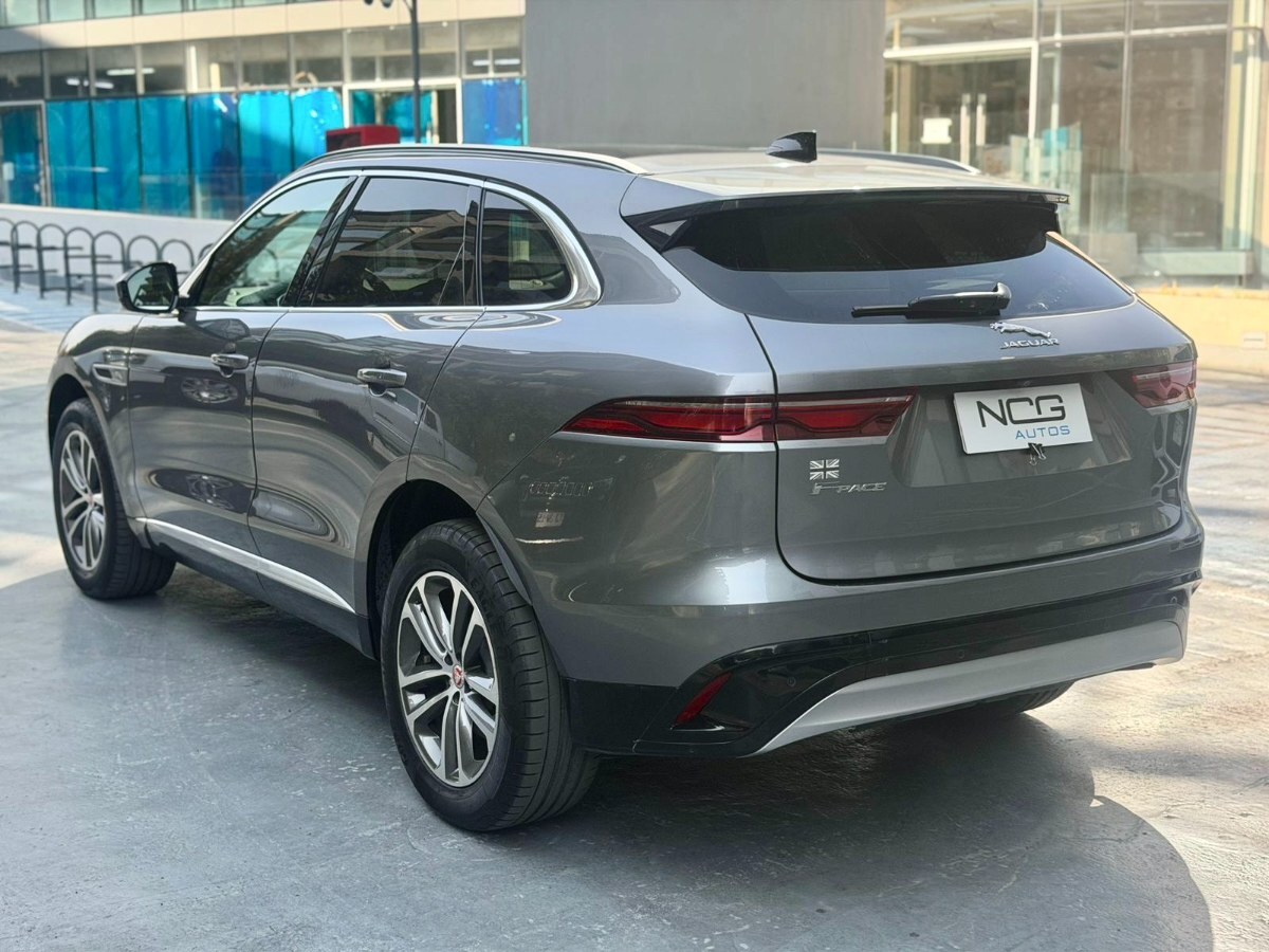 Vehicle media 6