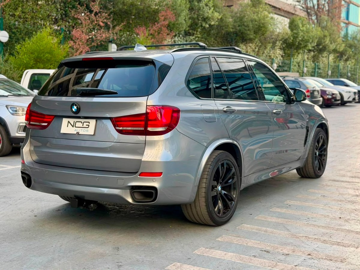 Vehicle media 4
