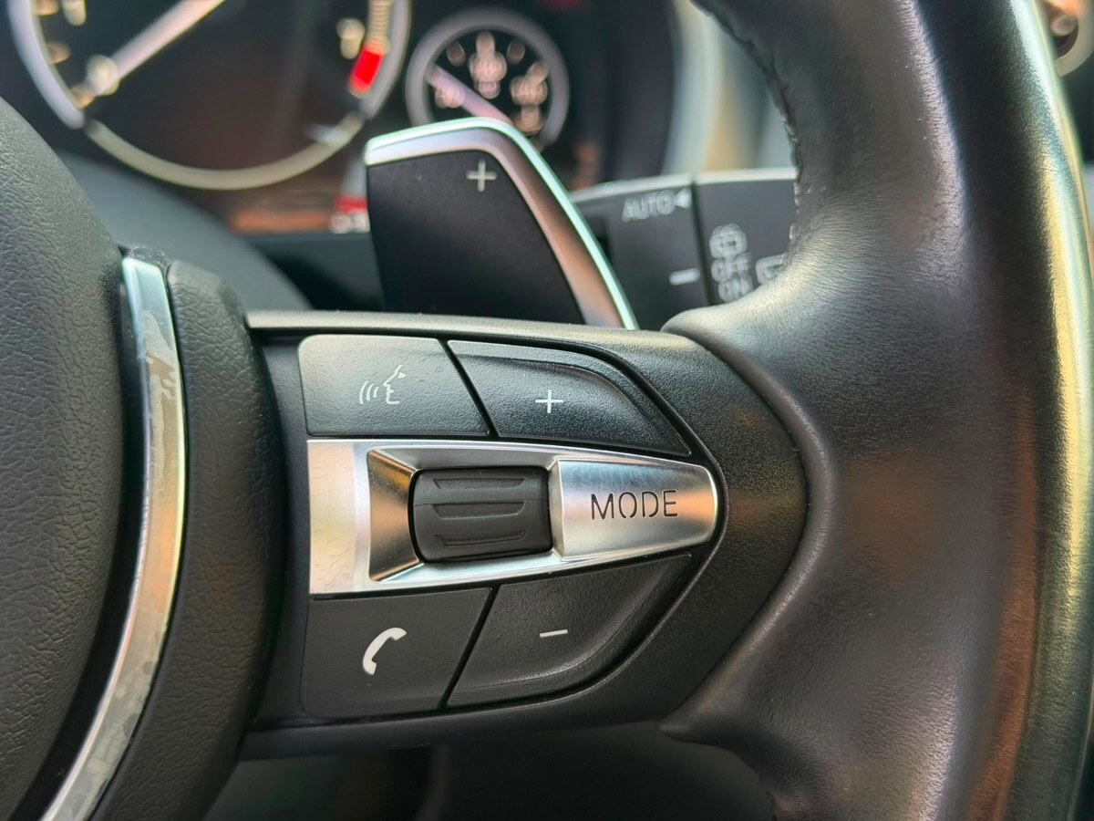 Vehicle media 10