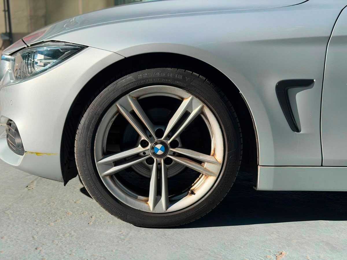 Vehicle media 7