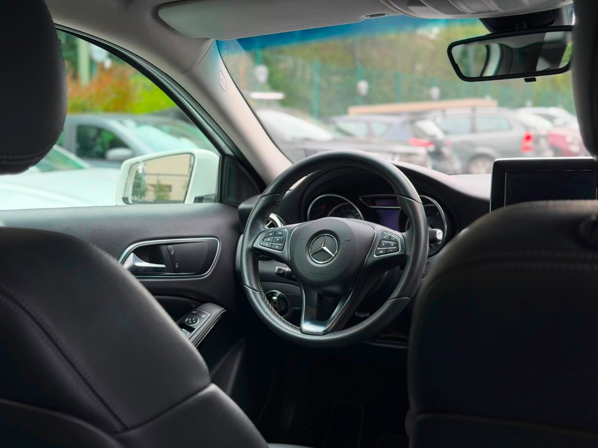 Vehicle media 9