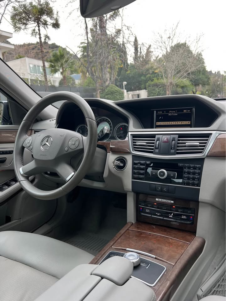 Vehicle media 9