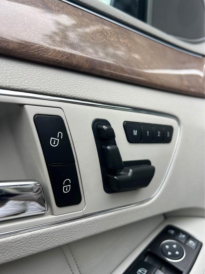 Vehicle media 7