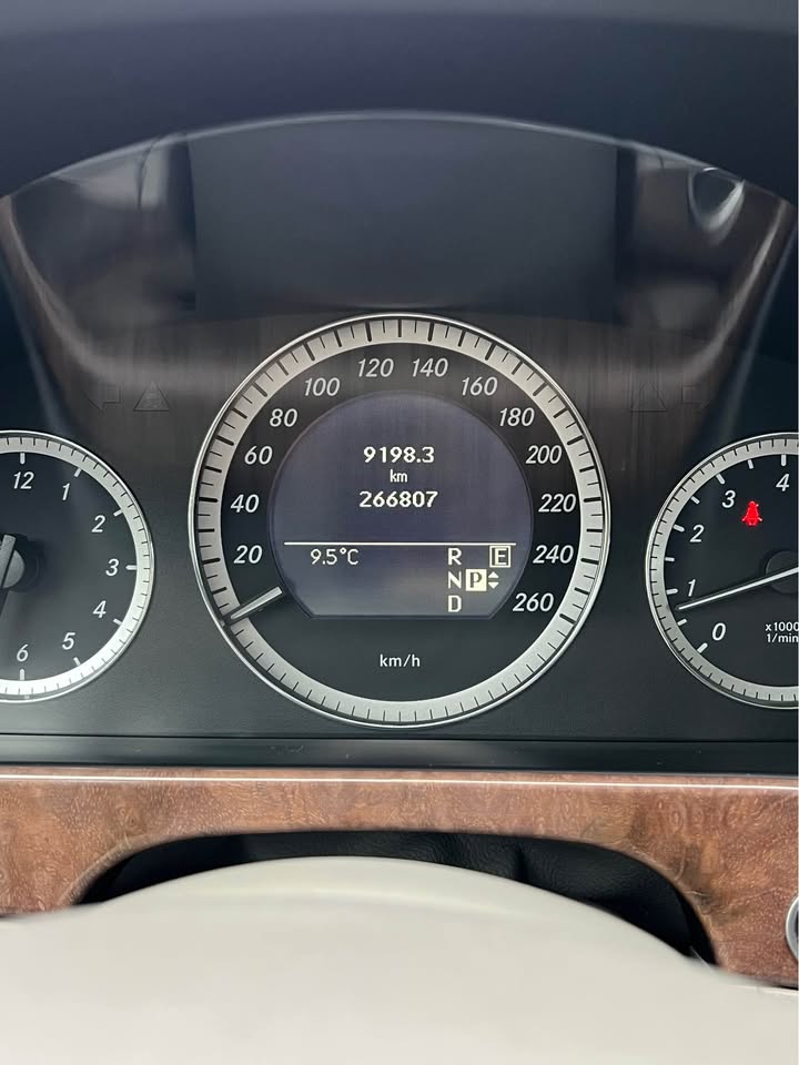Vehicle media 8