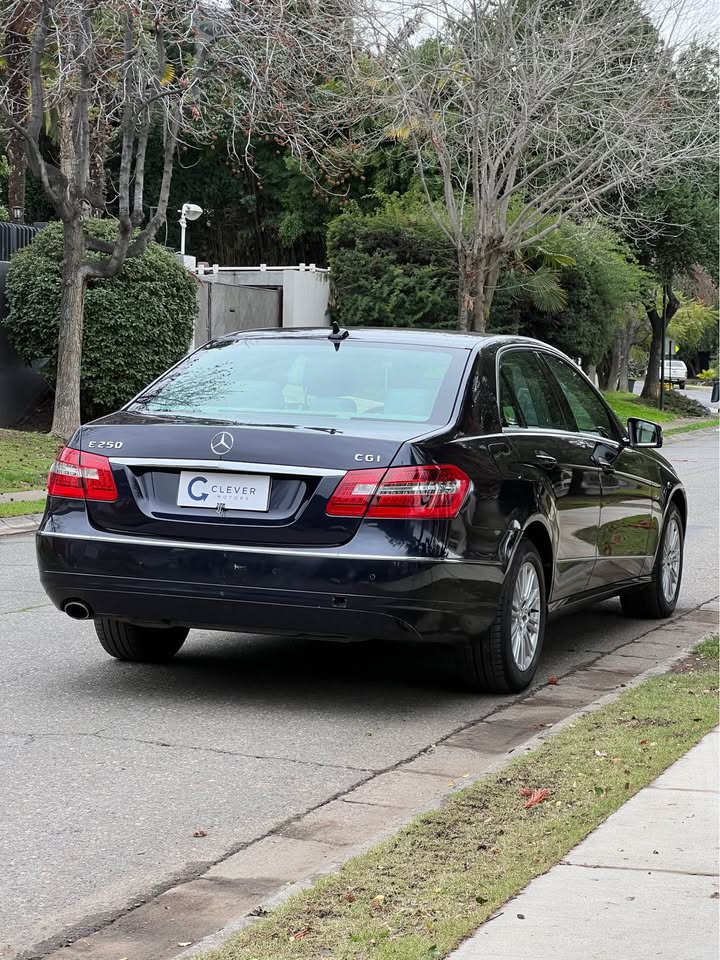 Vehicle media 4