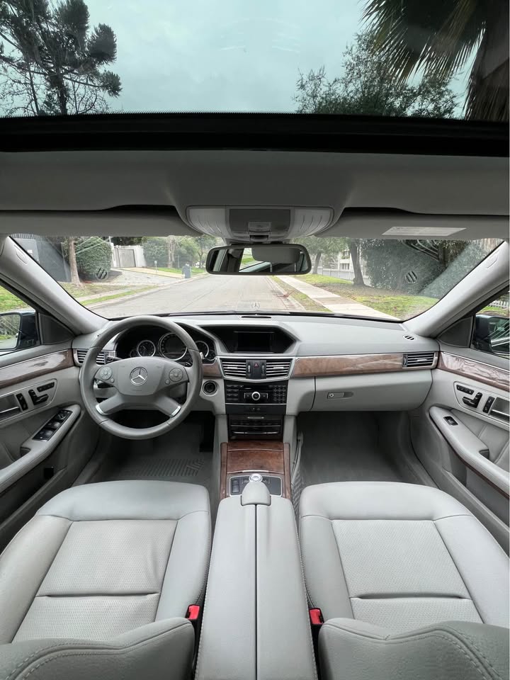 Vehicle media 6
