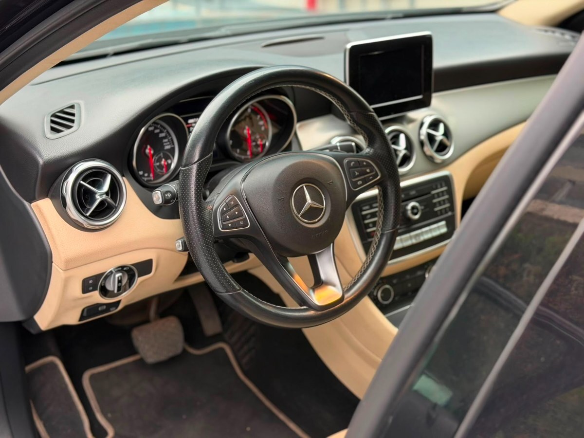Vehicle media 7