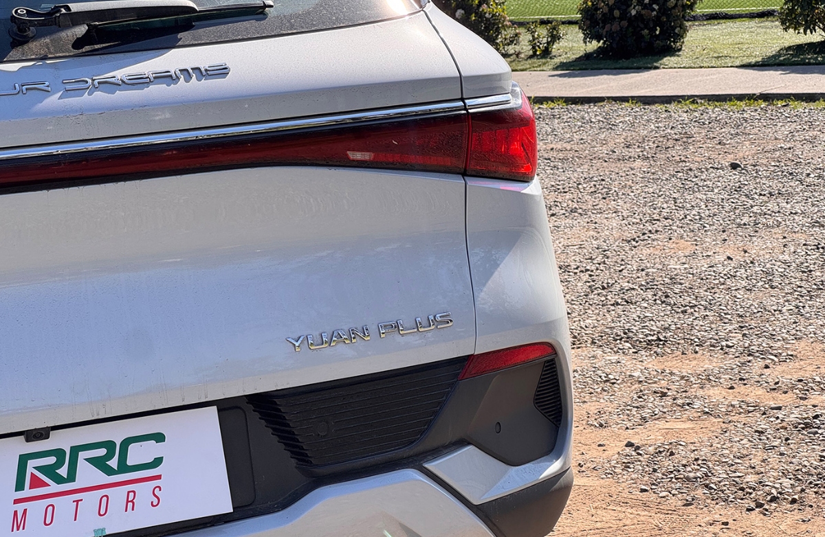 Vehicle media 6