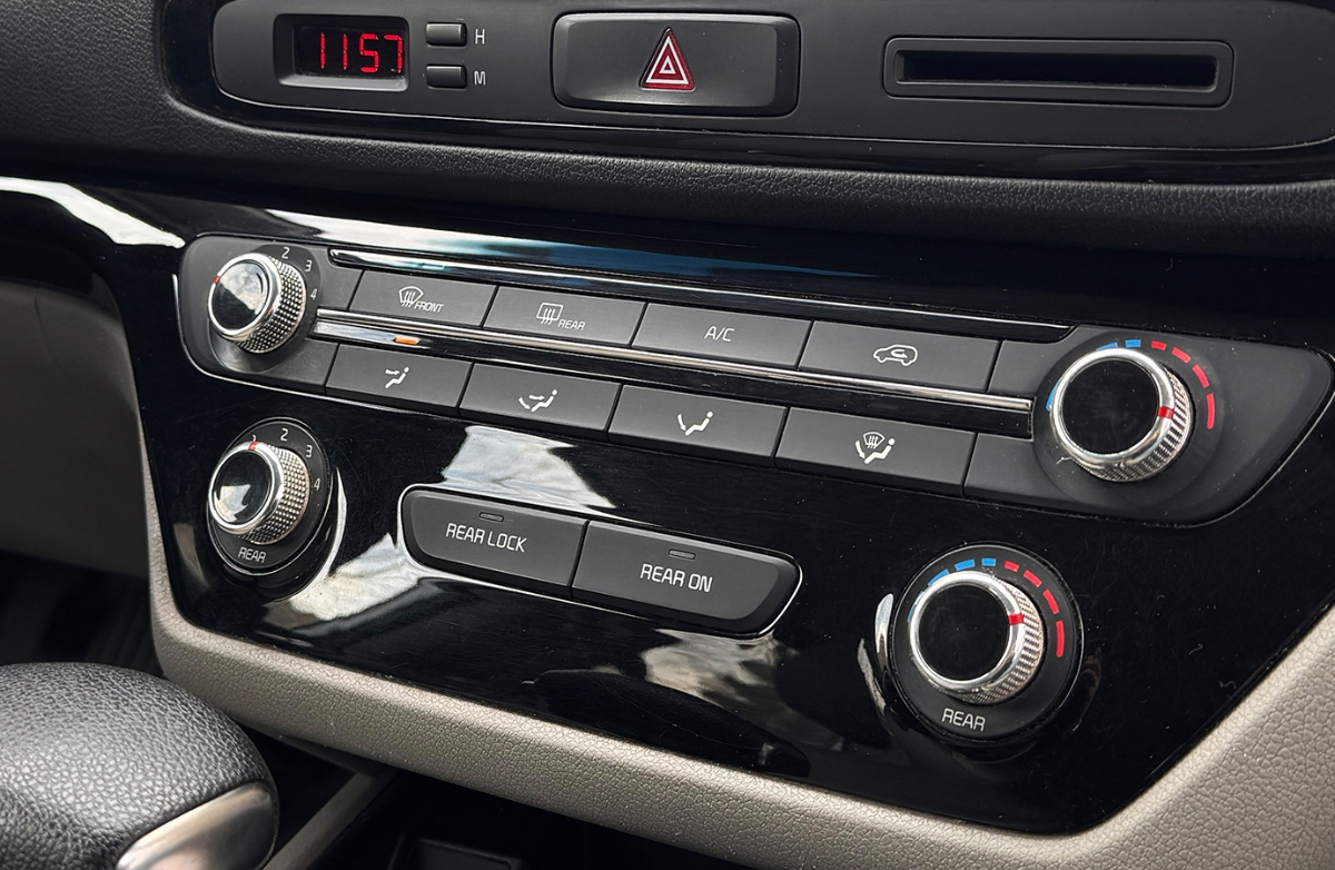 Vehicle media 11