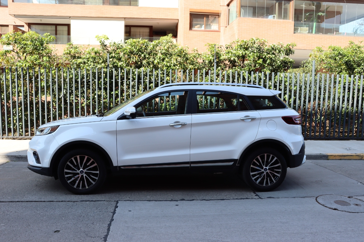 Vehicle media 7