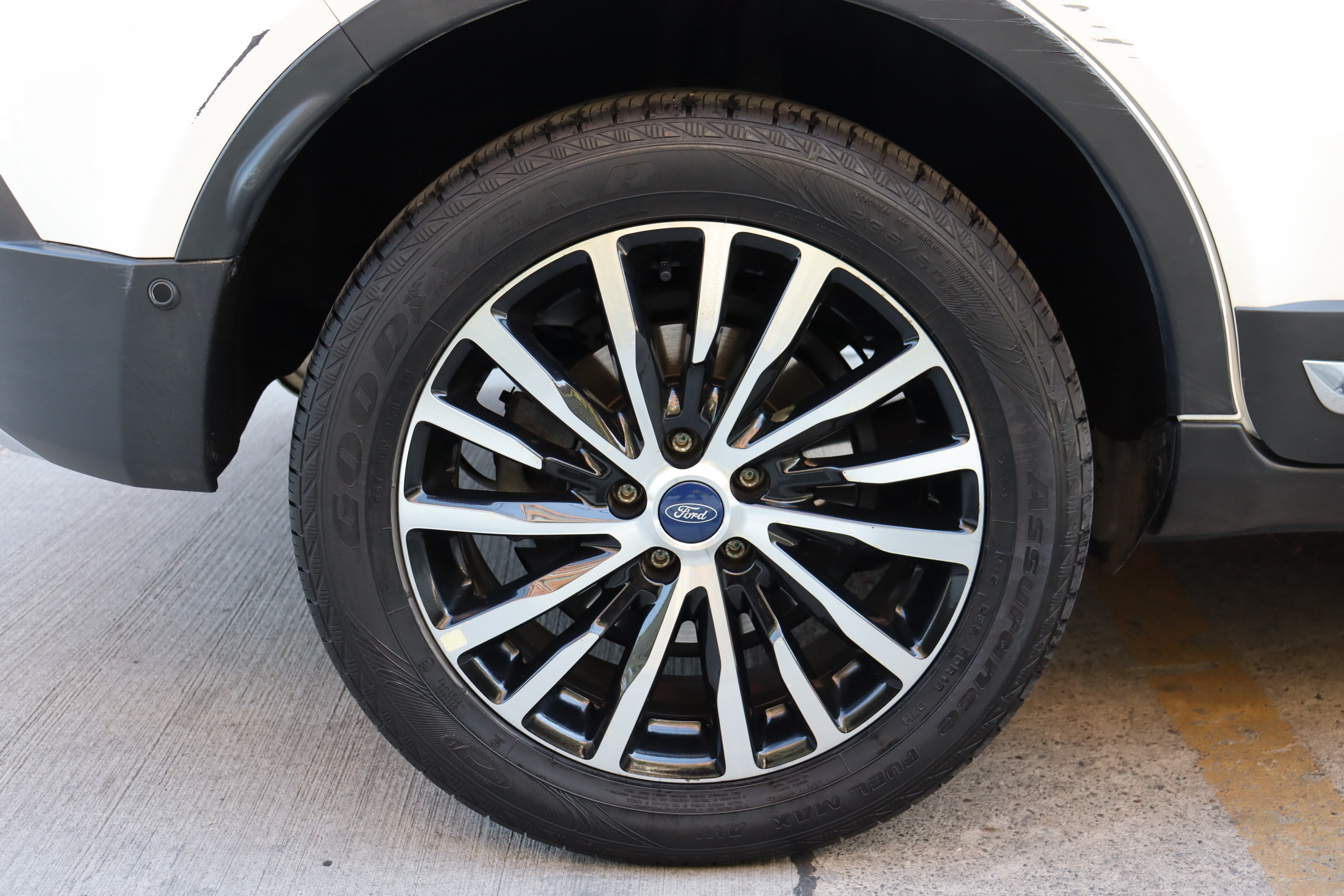 Vehicle media 8
