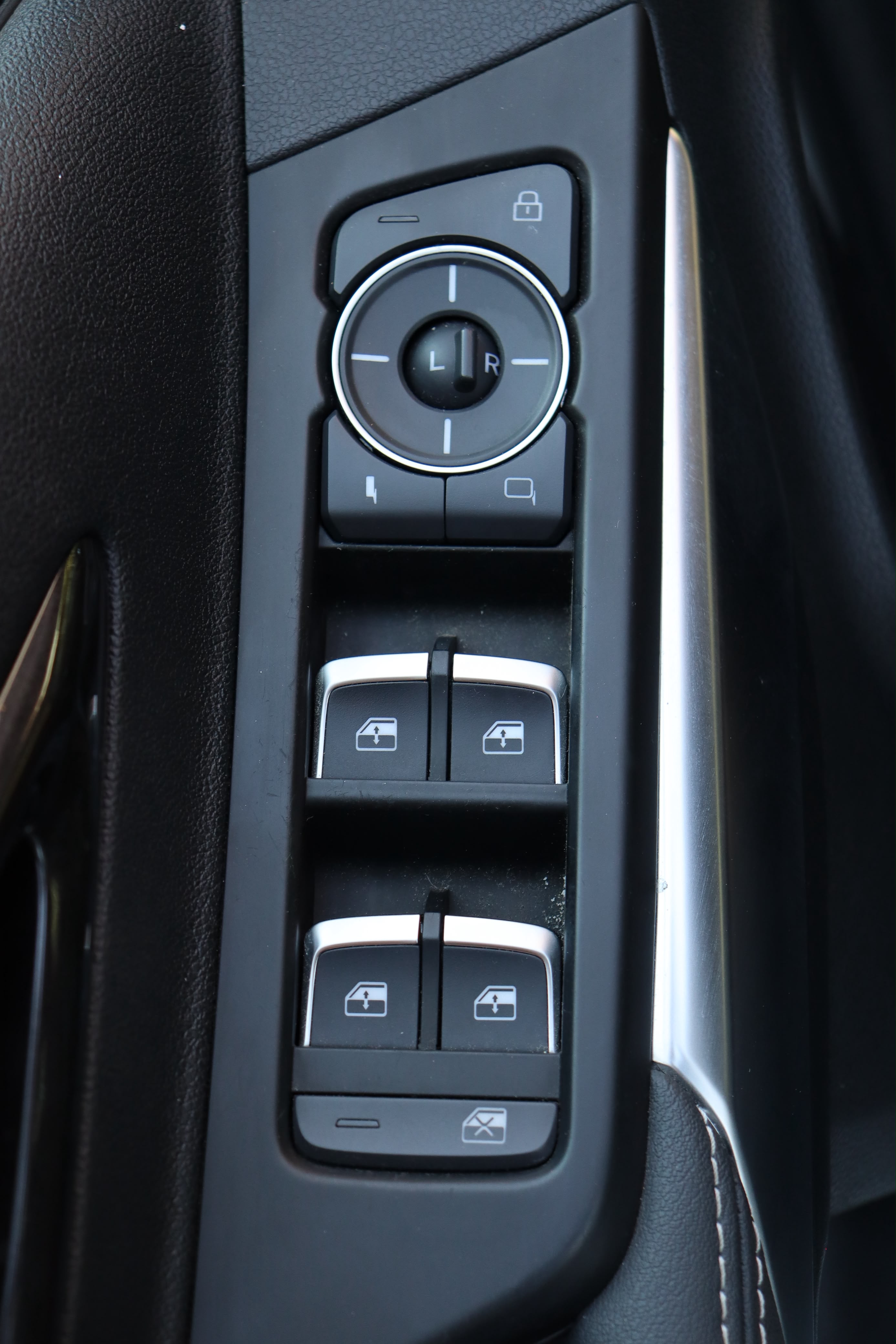 Vehicle media 14