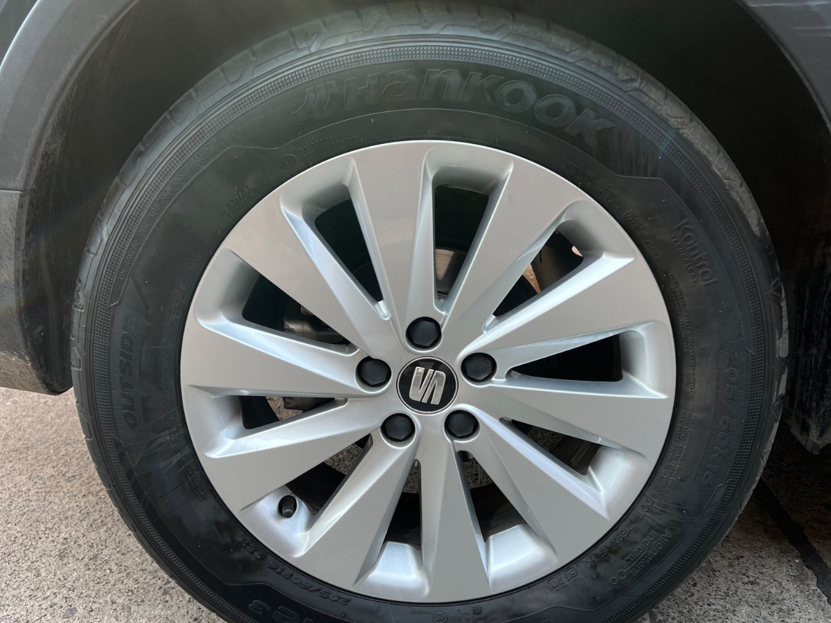 Vehicle media 19