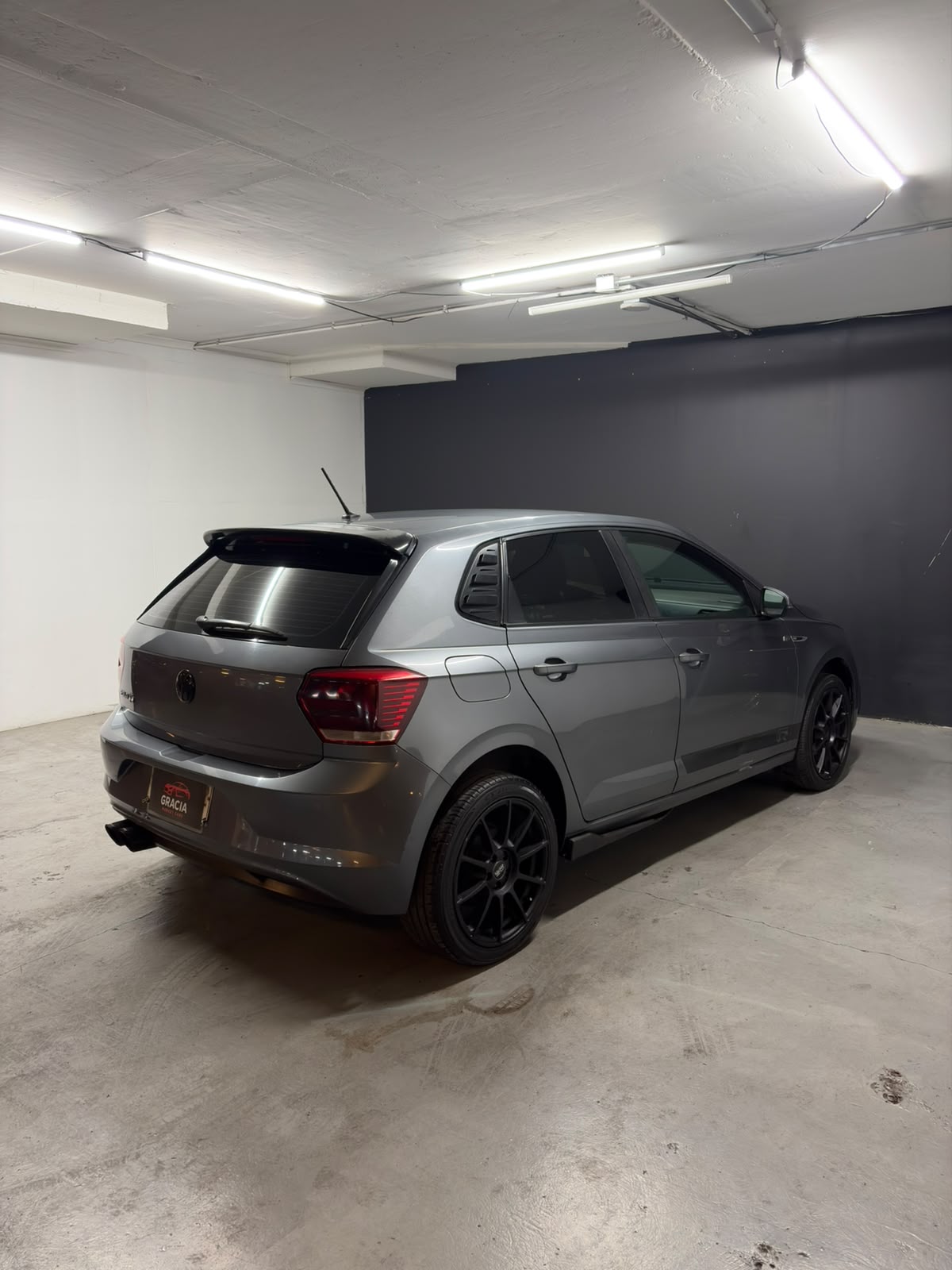 Vehicle media 4