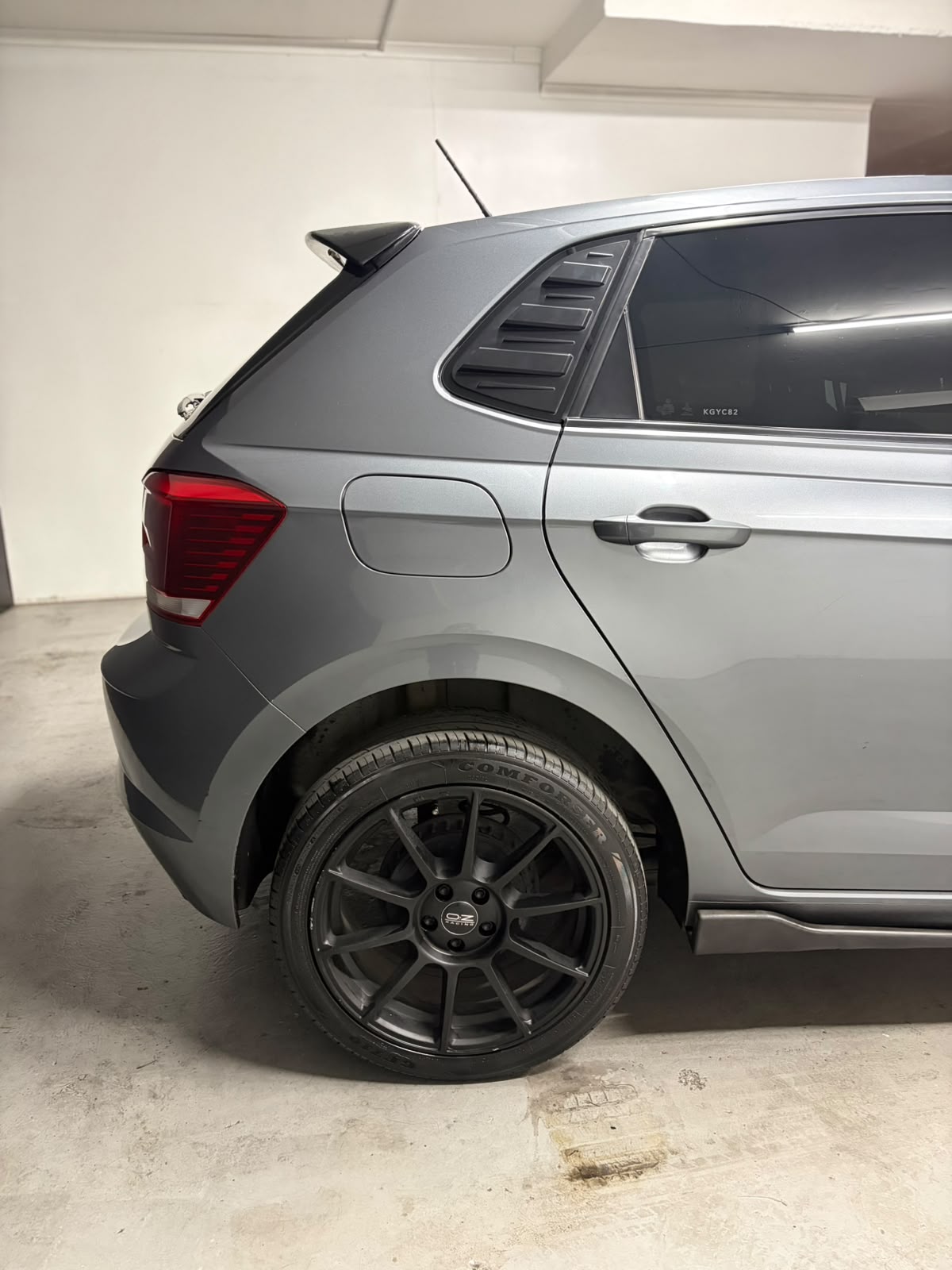 Vehicle media 8