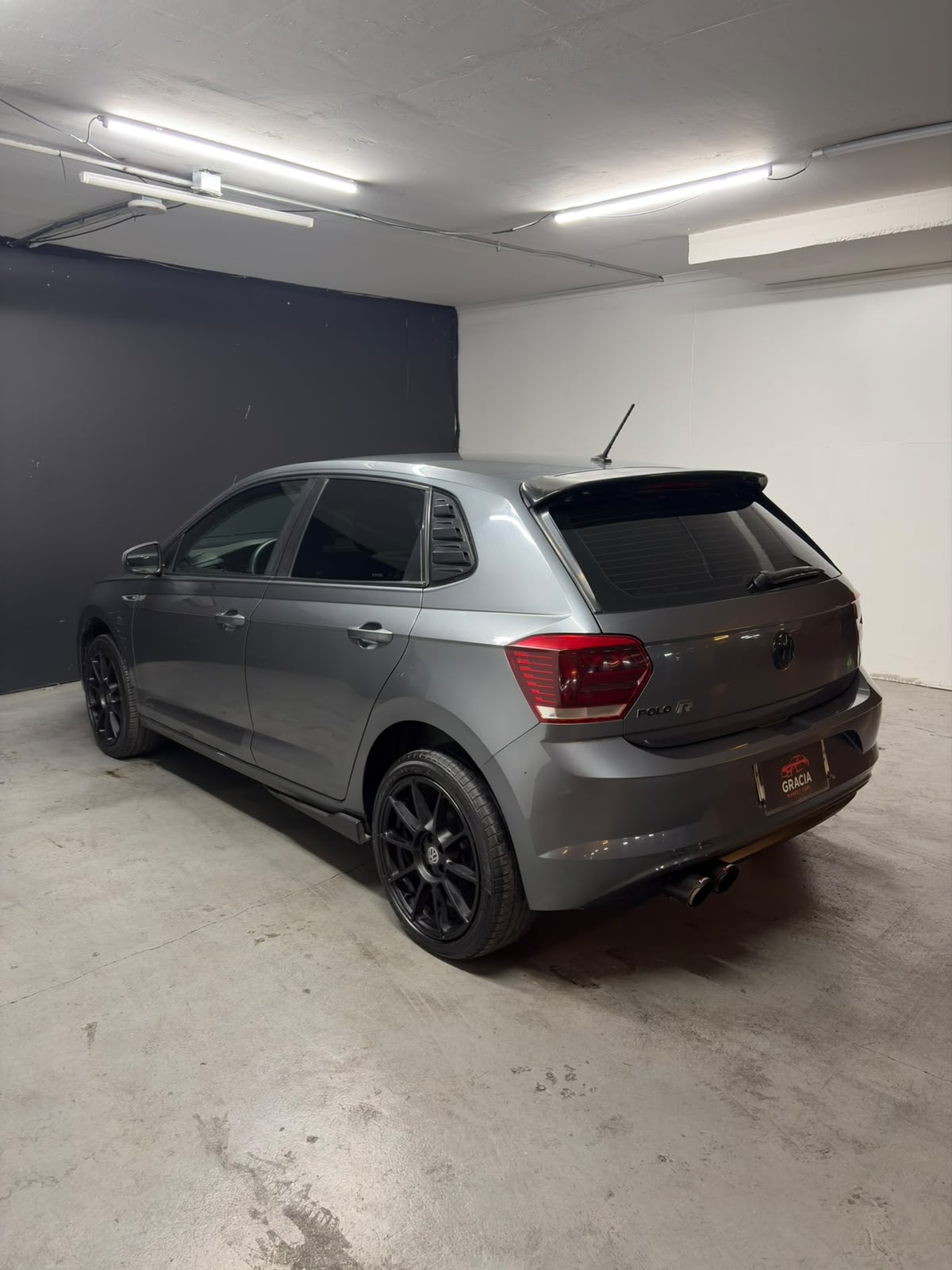 Vehicle media 6