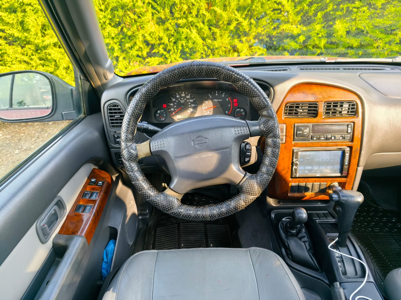 Vehicle media 9