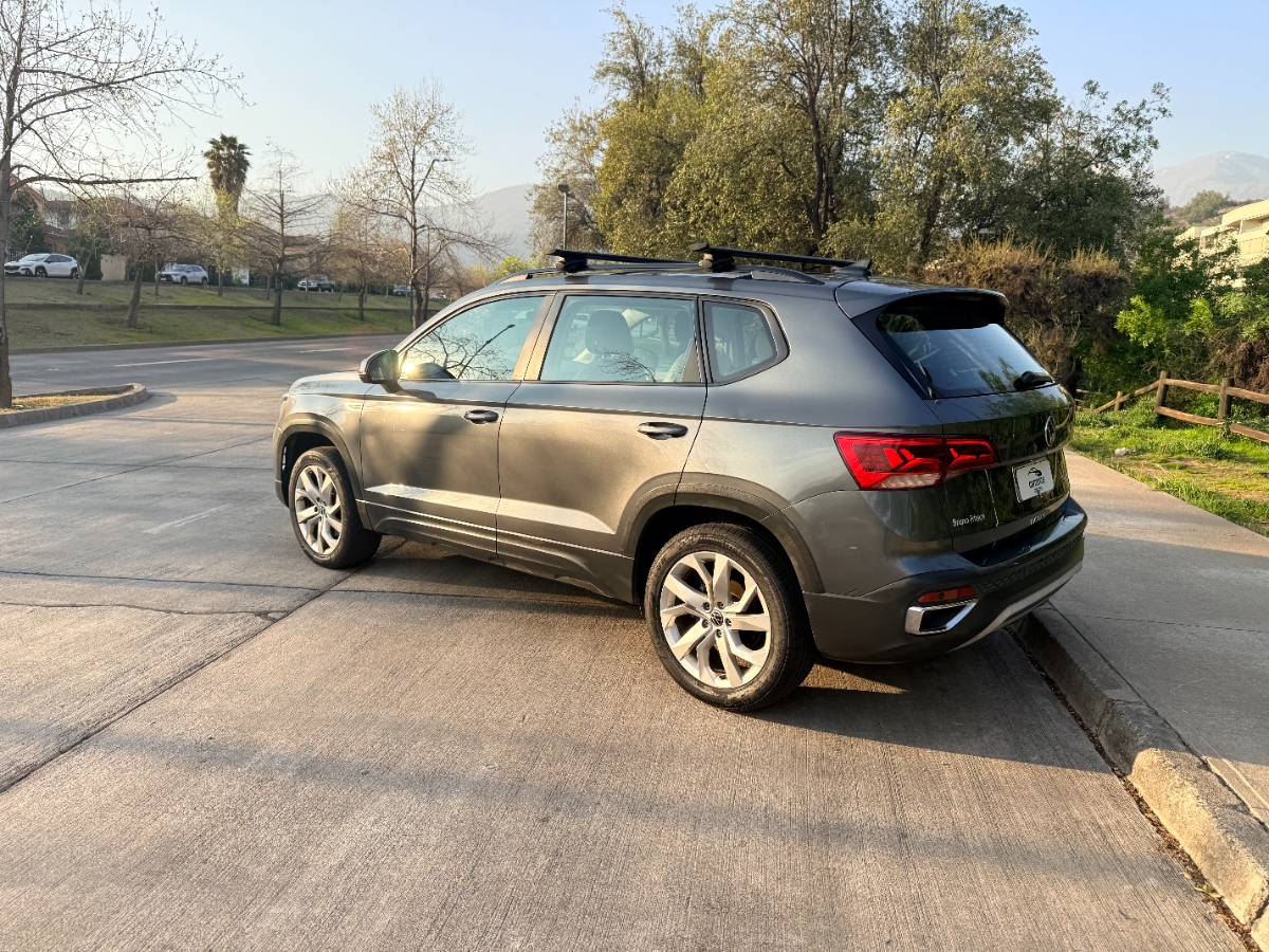 Vehicle media 4