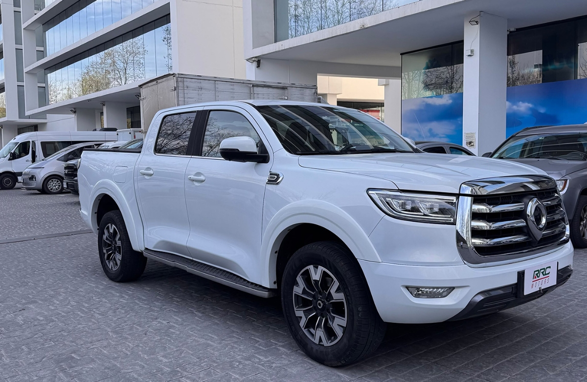 Vehicle media 9