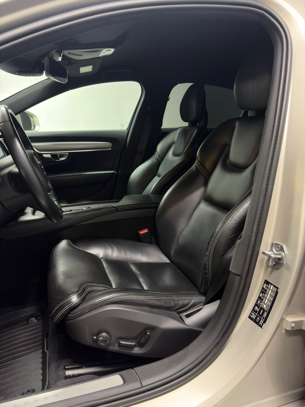 Vehicle media 10