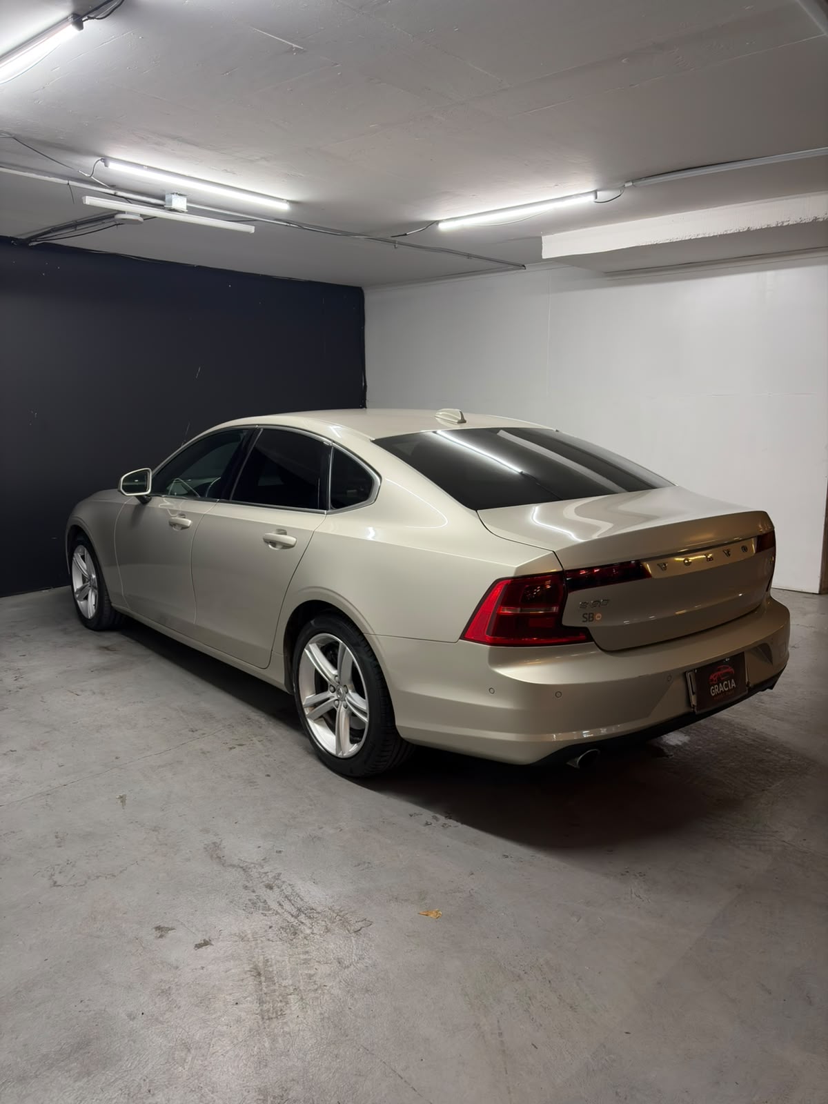 Vehicle media 6