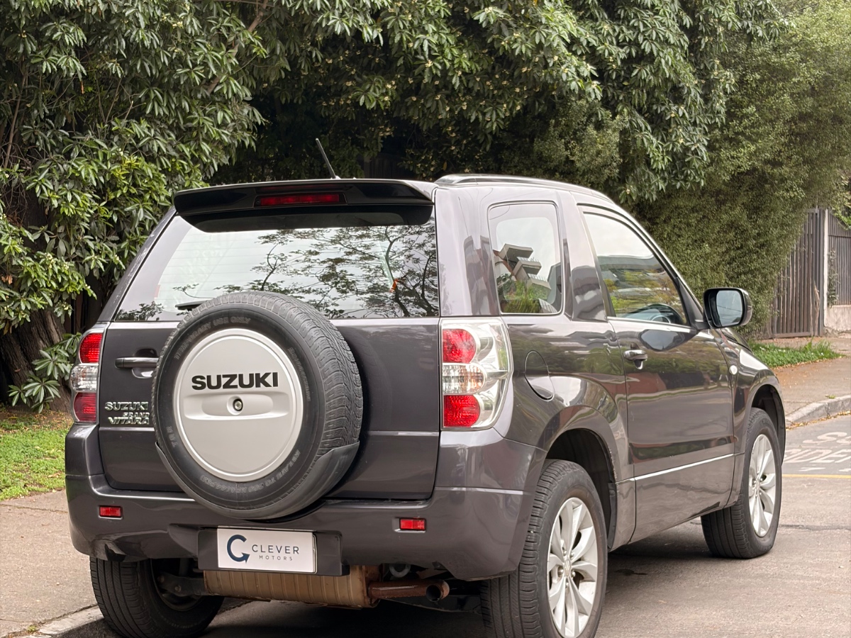 Vehicle media 6