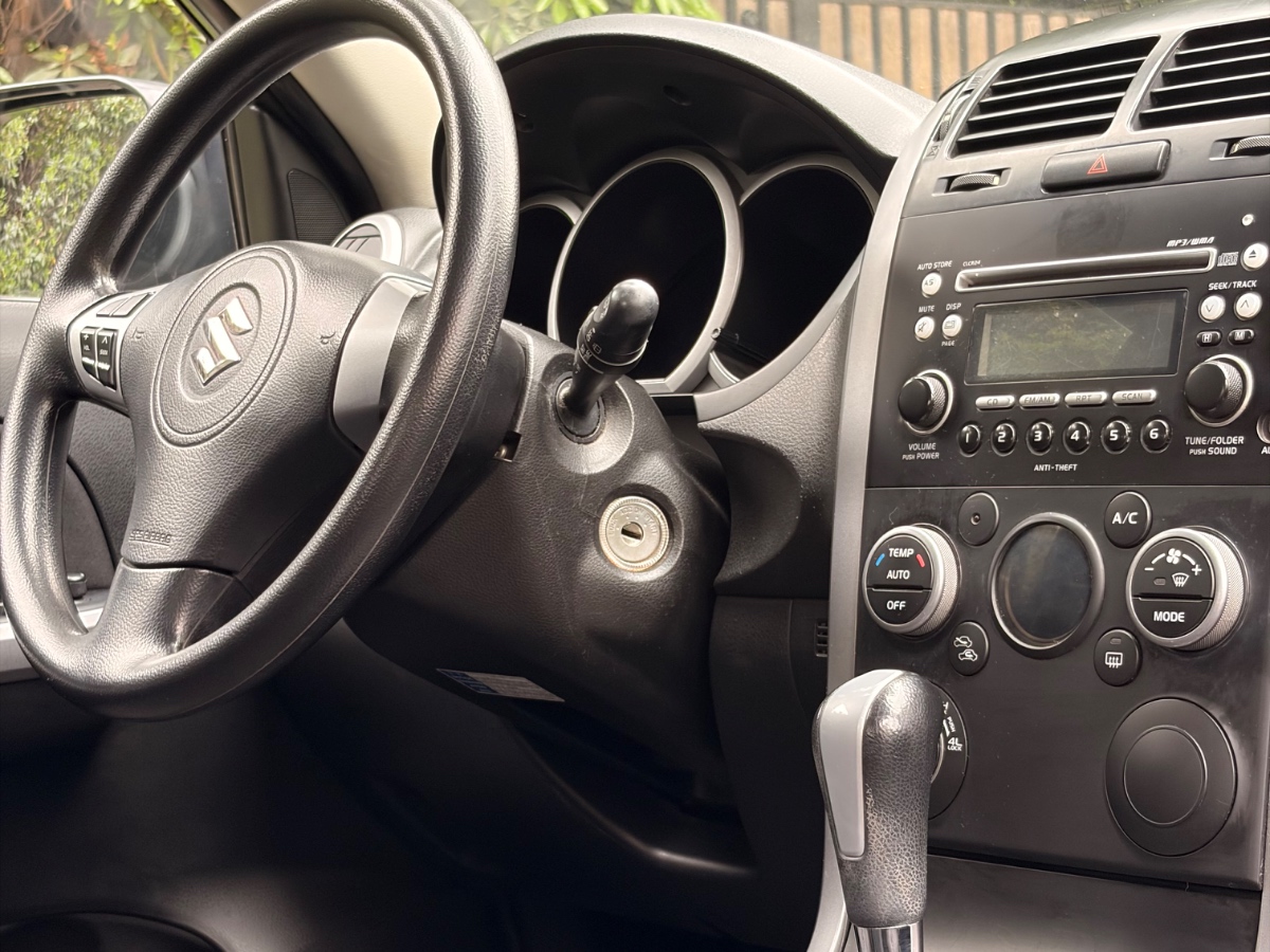 Vehicle media 7