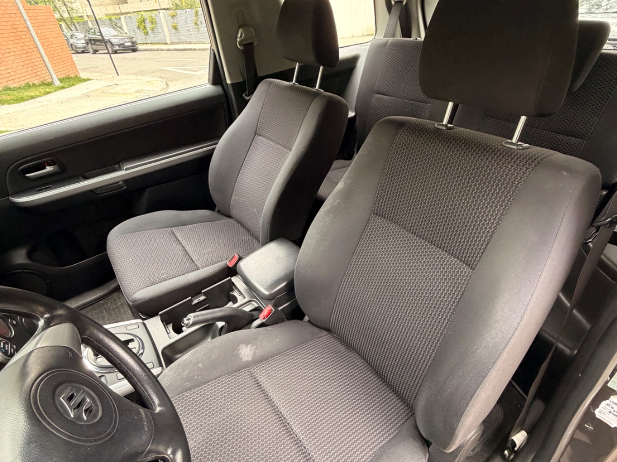 Vehicle media 9