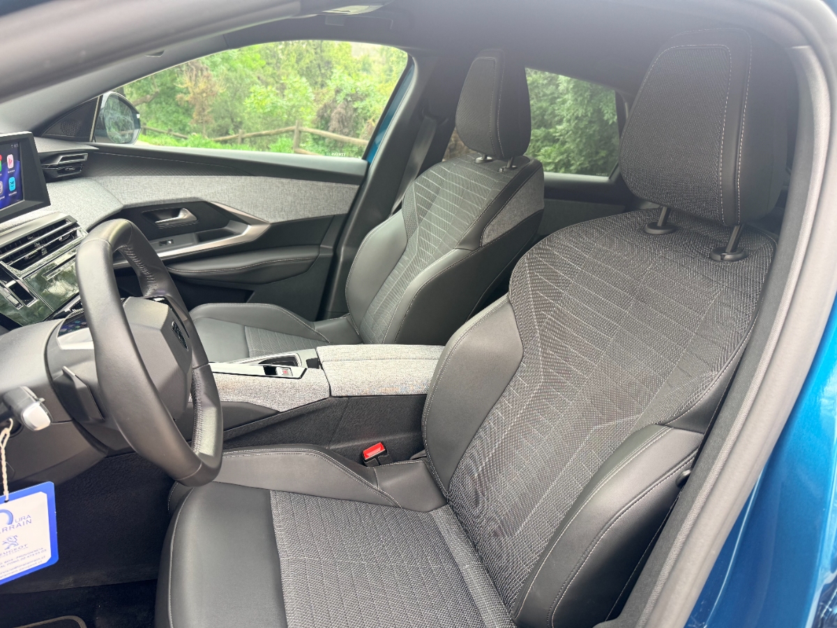 Vehicle media 10